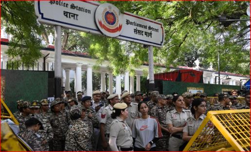 प्रस्तावित प्रदर्शन से पहले दिल्ली में सुरक्षा व्यवस्था को लेकर हलचल।